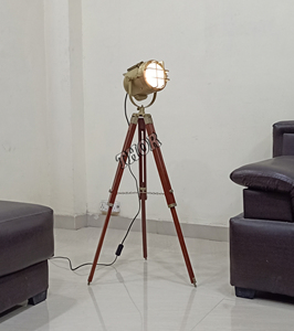โคมไฟทองเหลืองตั้งพื้นแบบโบราณทำด้วยมือทำจากไม้ขาตั้งกล้องปรับได้สปอตไลท์สำหรับสตูดิโอทางทะเล - Product Image 2