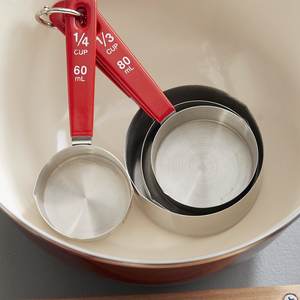 Juego de 4 tazas medidoras chapadas en cobre de diseño grabado con asas de latón, utensilios de cocina elegantes esenciales para cocinar y hornear - Product Image 4
