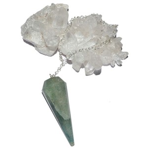Meilleur vendeur de pendules de guérison en aventurine verte à 12 facettes : Pendules de guérison en aventurine verte à 12 facettes à vendre - Product Image 1