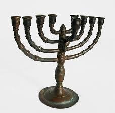 Hot selling menorah in different designs made with solid brass with 7 <b>Branch</b> at wholesale price - Product Image 4