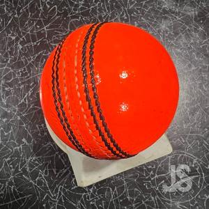 Ballon de cricket en cuir véritable de haute qualité, qualité standard internationale, couleur et design personnalisables, marque JAWAS SPORTS - Product Image 4