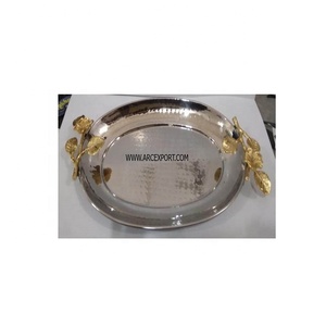 Plateau de décoration en acier inoxydable martelé en métal poli miroir de meilleure qualité avec plateau de service couleur or à deux poignées - Product Image 1