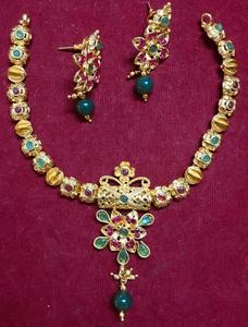 ชุดเครื่องประดับแฟชั่นจากผู้ผลิตอินเดียสำหรับผู้หญิงแอฟริกัน สวมใส่ในงานแต่งงานและงานปาร์ตี้ - Product Image 4