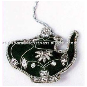 ถุงเท้าคริสต์มาสตกแต่งด้วยงานปักดิ้นทองจากอุตรพัฒนาอินเดีย - Product Image 1