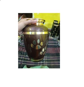 Urna Funeraria Estilo Americano Big Paw de Brassworld India, Urna Conmemorativa para Mascotas de Latón Premium, Modelo BWI-786-247 - Product Image 1