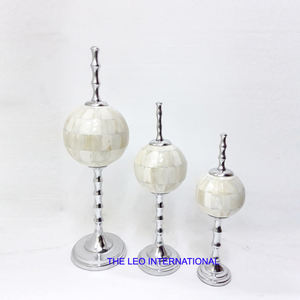 Sculpture en métal aluminium massif, finition miroir, forme de pantoufle, élégante pour un design contemporain, statues classiques - Product Image 6