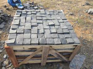 หินแกรนิตสีดำลูกบาศก์ทางเท้าหินธรรมชาติทนทานสำหรับตกแต่งภายนอกและตกแต่งลวดลายกลางแจ้ง - Product Image 6