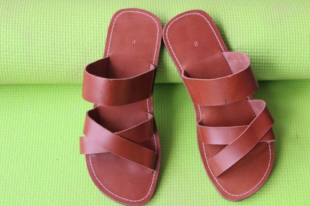 สีน้ำตาลเข้ม