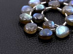 High Quality 17-Piece 1 Strand Natural Labradorite Gemstone Smooth Blue Fire Briolette Beads in <b>Heart</b> Shape - Product Image 3