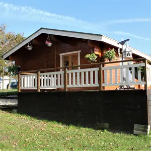 Kit prefabbricato economico di progettazione della cabina di tronchi UK caravan act specifica mobile home risparmio energetico unità doppia residenziale verde