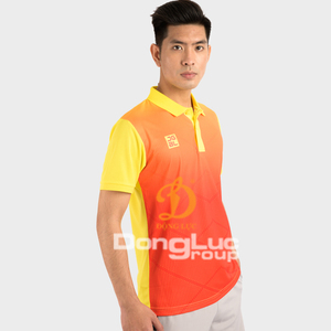 Camiseta deportiva de polo de diseño personalizado para hombre, camiseta de entrenamiento transpirable para entrenamiento de fútbol, hecha en Vietnam - Product Image 3