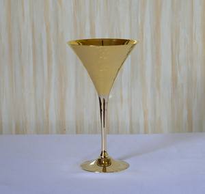 Copa de Vino de Latón Pulido Brillante, Copa de Vino de Metal Dorado de Lujo Premium Hecha a Mano en India con Pulido Espejo - Product Image 3