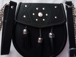 Semi-robe en cuir véritable personnalisée de haute qualité Sporrans noirs Style écossais élégant - Product Image 6