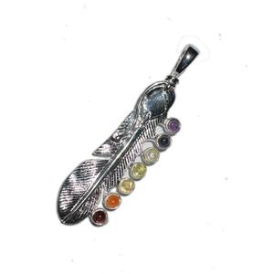 Pendentifs Chakra en feuille de laiton argenté de haute qualité Technique artisanale en pierre précieuse d'agate sculptée à vendre - Product Image 1