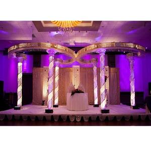 Mandap de Boda Moderno Estilo Mariposa, Chuppah con Hermoso Diseño de Mariposas de Cristal, Mandap Imperial de Cristal, Ohio - Product Image 1