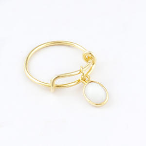 Anneau empilable minimaliste damier coupe agate blanche lunette réglage anneau flexible laiton plaqué or forme ovale pierre précieuse anneau fait main - Product Image 4