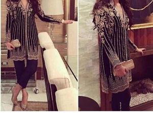 Robe de soirée élégante violette lourde brodée Robe de mariage et de soirée de créateur - Product Image 2