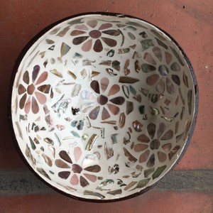 Laca de cáscara de huevo ecológica de alta calidad, cuenco de cáscara de coco, estilo floral, decoración del hogar, técnica pintada a mano, artesanías naturales - Product Image 1