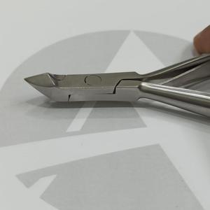 Pince à cuticules et ongles en acier inoxydable, vente en gros, fabriquée au Pakistan - Product Image 6