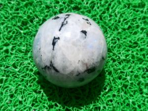 Esfera de Cuarzo Blanco con Grabado de Huevo de Amor para Sanación, Decoración de Bodas, Regalo, Cristal Natural de Ágata, Tamaños Personalizados - Product Image 4