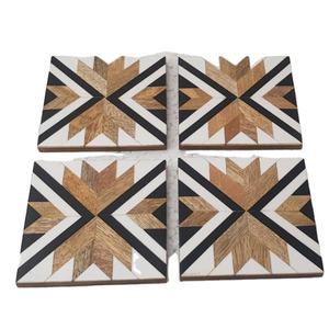 Dessous de verre en résine et bois de 4x4 pouces Dessous de verre en résine et bois au design unique Ensemble de 4 pièces Dessous de verre en marbre Dessous de verre en résine direct - Product Image 1