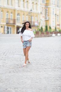 Vestido de Lino 100% Ecológico para Mujer, Estilo A-Line con Volantes, Color Blanco Sólido, Mini, de Verano, con Hombros Descubiertos, Formal, en Oferta - Product Image 5
