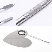Palette de maquillage en acier inoxydable en forme de cœur en gros avec spatule pour les applications de beauté des yeux et des ongles Fabriqué au Pakistan