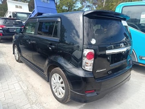 2012 Toyota Corolla Rumion Hatchback Caja de cambios manual Conducción a la derecha Asientos de tela interior oscuro AWD ACC Crucero Gasolina Gas Combustible - Product Image 4