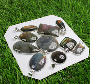 Haute qualité violet Labradorite lunette pendentif pierre précieuse naturelle argent placage laiton matériau principal cadeau de mariage bijoux approvisionnement - Product Image 2