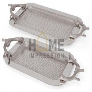 Bandeja cuadrada de aluminio niquelado con dos asas de diseño único, utensilios de cocina de mesa de color plateado, bandeja de servicio hecha a mano - Product Image 2