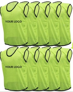 Baberos deportivos de fútbol Premium, chalecos de entrenamiento de colores neón, costuras reforzadas superfinas de malla de poliéster, Impresión de logotipo personalizado - Product Image 2