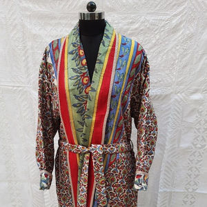 Kimono de luxe personnalisé en tissu imprimé au bloc, avec ceinture à nouer à la taille, design réversible, robe de chambre et vêtement de nuit - Product Image 1