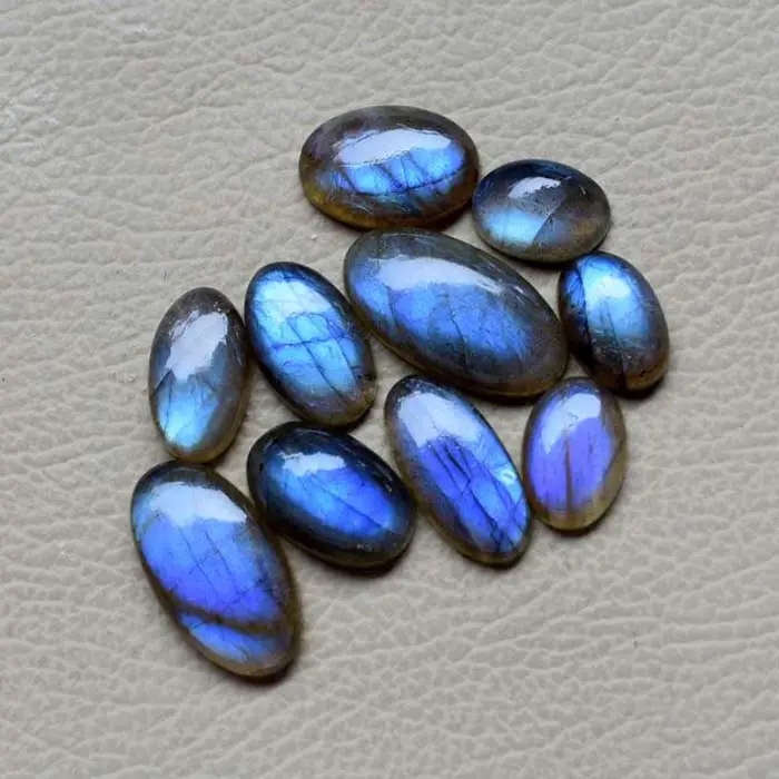 Labradorite หินธรรมชาติรูปไข่ Cabochon เครื่องประดับลูกปัดไฟสีฟ้าแฟลชพลอย