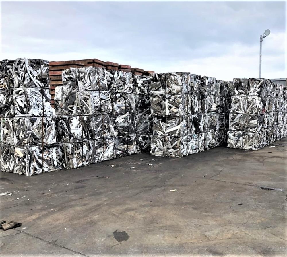 алюминий металлолом. отходы алюминиевого профиля. обрезки алюминиевого профиля. алюминиевый лист (квинтет). д16т.