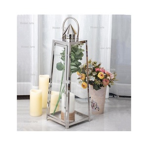 Linterna colgante de metal y vidrio Linterna de forma personalizada de la mejor calidad para uso en decoración de bodas y fiestas - Product Image 1