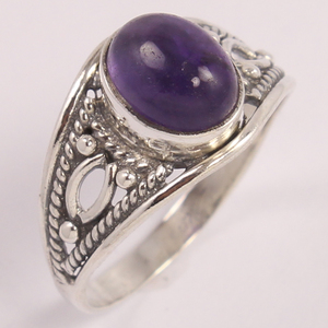 Anillo de corte facetado de forma ovalada con piedra preciosa de amatista púrpura Conjunto de bisel de Plata de Ley 925 Anillo de plata Joyería fina al por mayor - Product Image 1