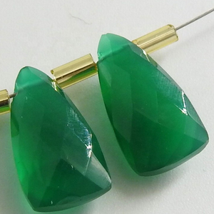 Nouveauté 15X8MM vert Onyx boucle d'oreille paire Long Triangle trillion pyramide larme goutte Briolette facettes perles de pierre en gros - Product Image 1