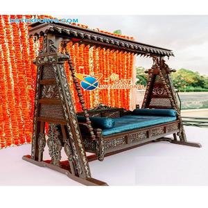 Decoración Elegante para Escenario de Mehndi, Decoración para Eventos de Mehndi al Aire Libre, Columpio Jhula, Impresionante Decoración de Columpio para Escenario de Mehndi - Product Image 1
