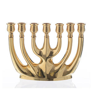 Support gravé en laiton de haute qualité fournitures d'église MENORAH cuivworld inde - Product Image 5