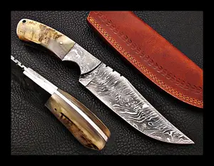 Faca de caça Bowie de aço Damasco artesanal de qualidade premium tamanho personalizado faca de peles com cabo confortável