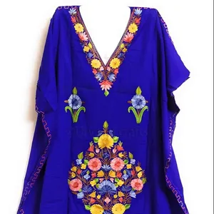 कश्मीरी कशीदाकारी नीले रेयान कफ्तान शैली पोंचो महिलाओं के वस्त्र