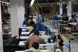 Sweat à capuche pour femmes logo personnalisé vêtements de sport sweats d'hiver sweats à capuche femmes haut court survêtement dames long pull vêtements de loisirs - Product Image 6