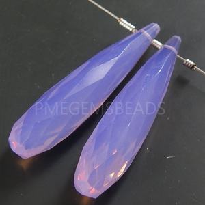 Perle en verre facettée allongée bleu lavande, faite à la main, pierre en vrac, 35 mm de long environ, certifiée par un tiers, marque PMEGEMSBEADS - Product Image 3