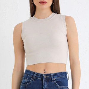 Hot Selling Custom Logo Self-Cultivation <b>T</b>-<b>Shirt</b> Girls Gym Crop Tops with Your Customized Logo and Brand OEM Service - Product Image 1