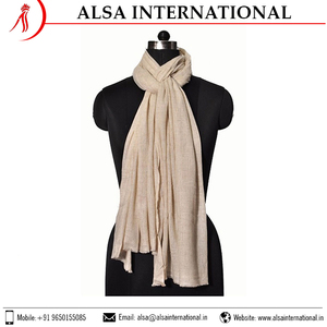 Bufanda estampada de nailon de lana de alta calidad para mujer, hermoso estilo liso de exportador de confianza para uso de lujo en invierno - Product Image 4