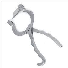 Cuchillo de Castración Newberry para Terneros - Instrumento Quirúrgico Veterinario de Acero Inoxidable para la Castración Bovina - Product Image 4