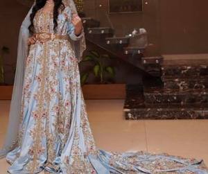 Kaftan de créateur pour mariage et soirée, robe longue ornée à la main de perles et de pierres - Product Image 2