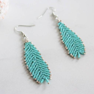 Pendientes de cuentas hechos a mano con gran belleza - Product Image 1
