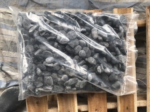 Pierres de gravier galets noirs dégringolées au Vietnam Pierres rondes de galets naturels pour le paysage extérieur Fournisseur direct de l'entreprise - Product Image 6