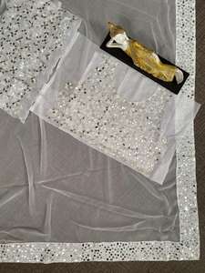 Dernière collection de saris en georgette brodés de miroirs blancs de couleur blanche de conception 2022 pour femmes, pour les mariages et les fêtes - Product Image 6